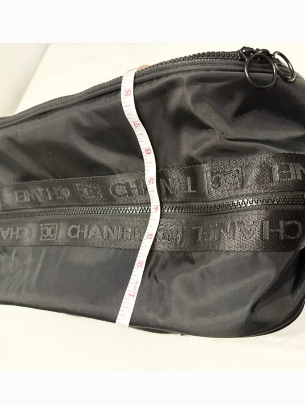 Black Nylon With White Branding Unisex Travel/Gym Bag. - Picture 10 of 12